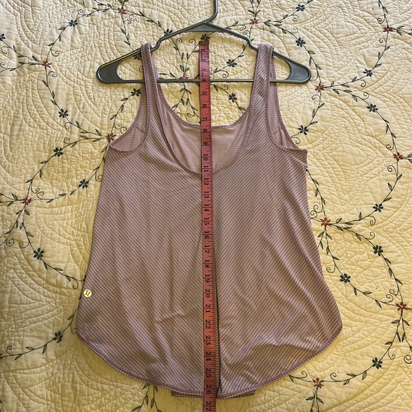 20 OFF BUNDLES! Lululemon Athletica Tank Top Sleeveless Tee. Purple & Gray M - Picture 6 of 8